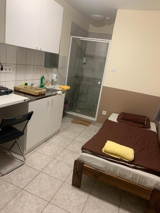 Ferienwohnung Center Panzio Vecsés Exterior foto